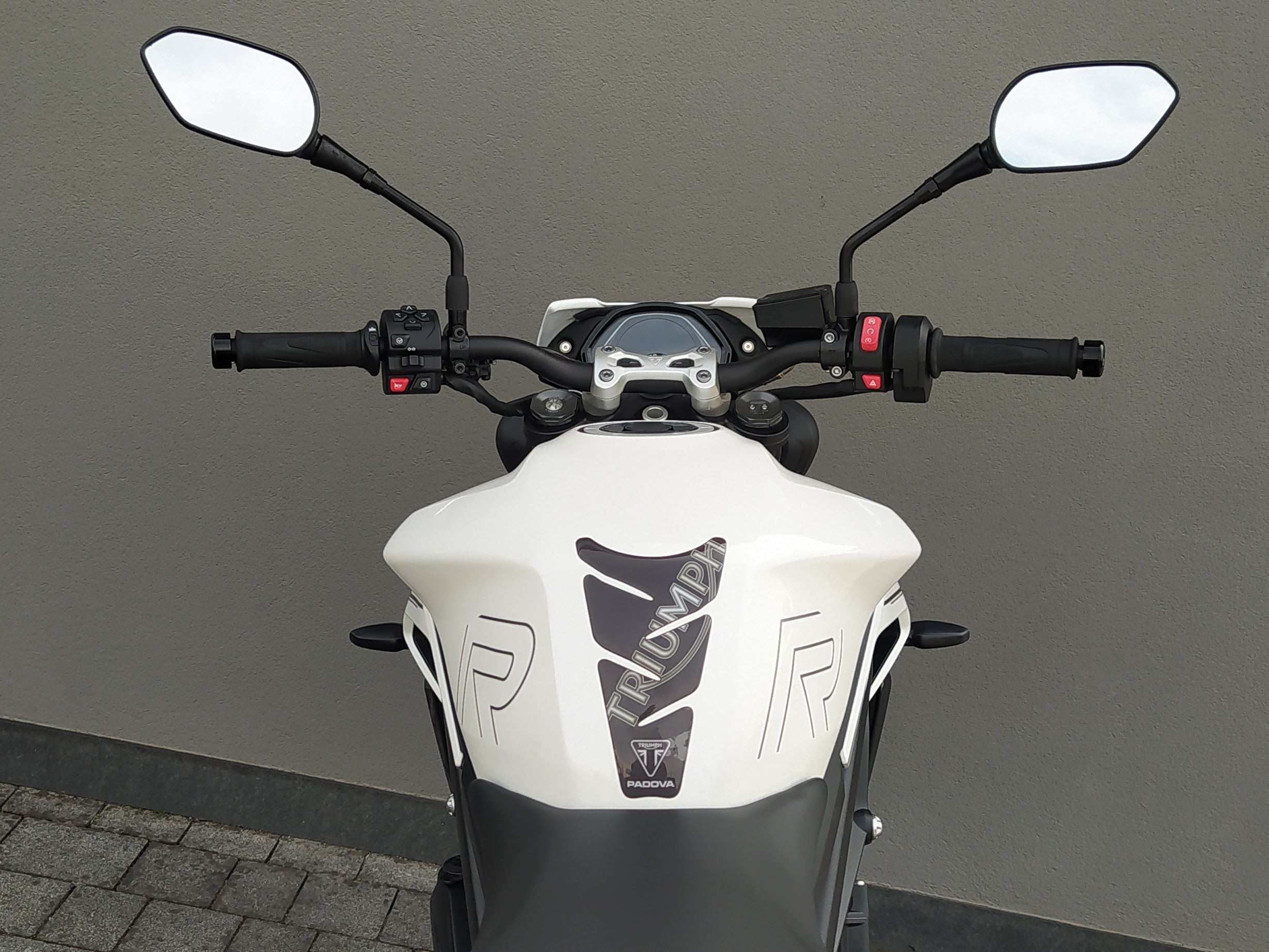 TRIUMPH Street Triple 765 R - 2023 - immagine 11