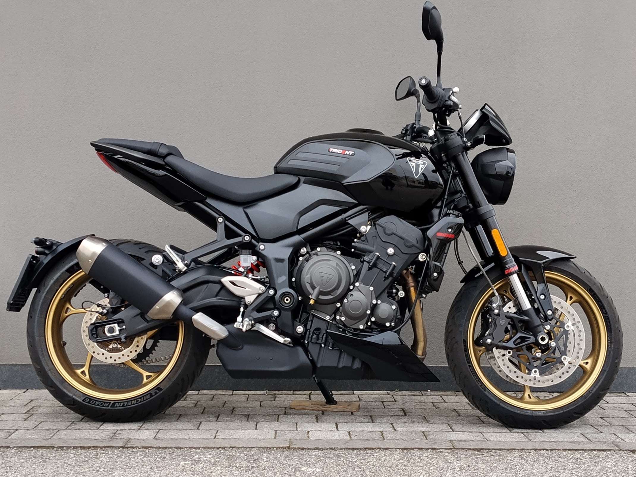 TRIUMPH Trident 800 Jet Black Abs - 2026