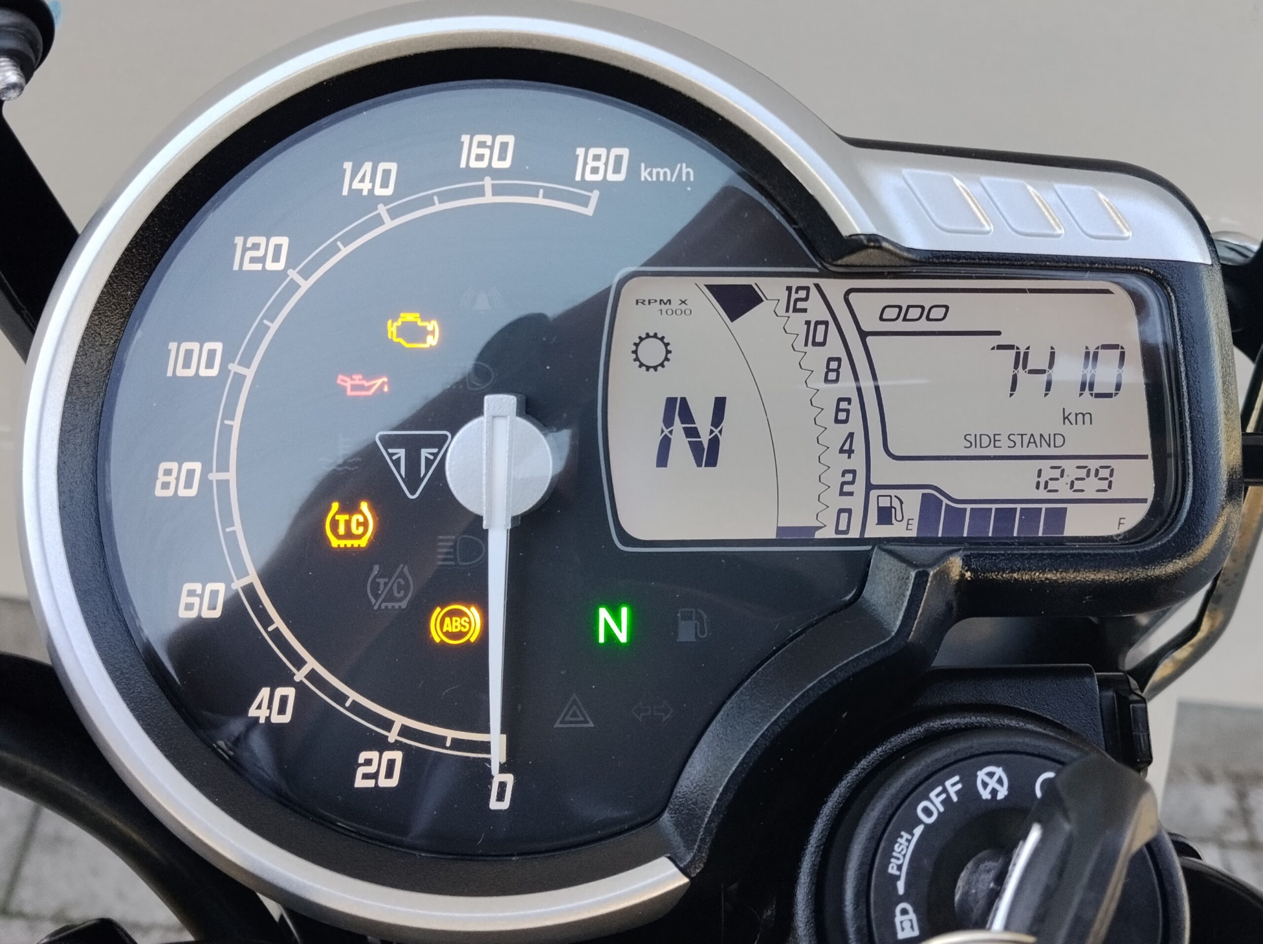 TRIUMPH Speed 400 Abs - 2025 - immagine 13