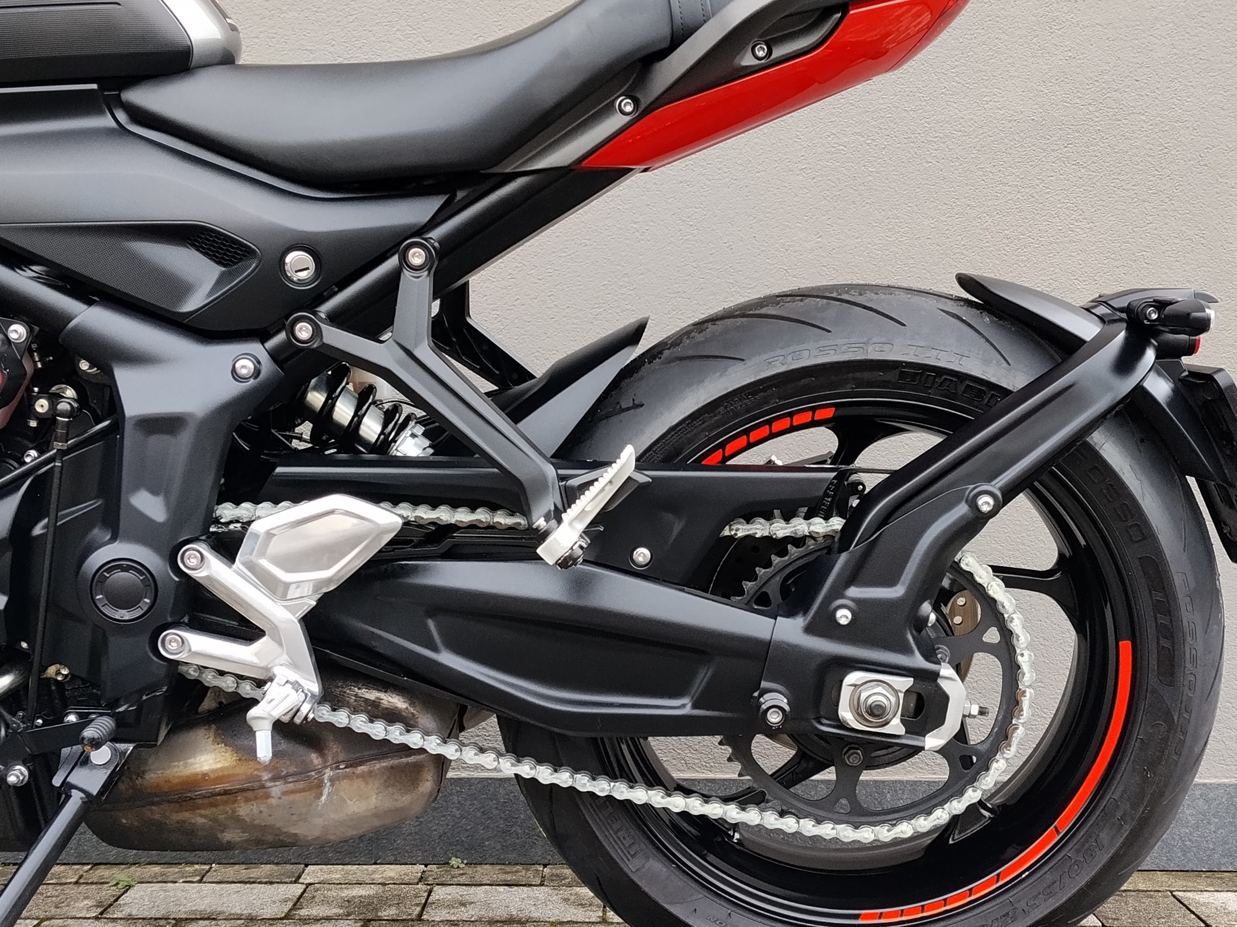TRIUMPH Trident 660 Abs - 2024 - immagine 7