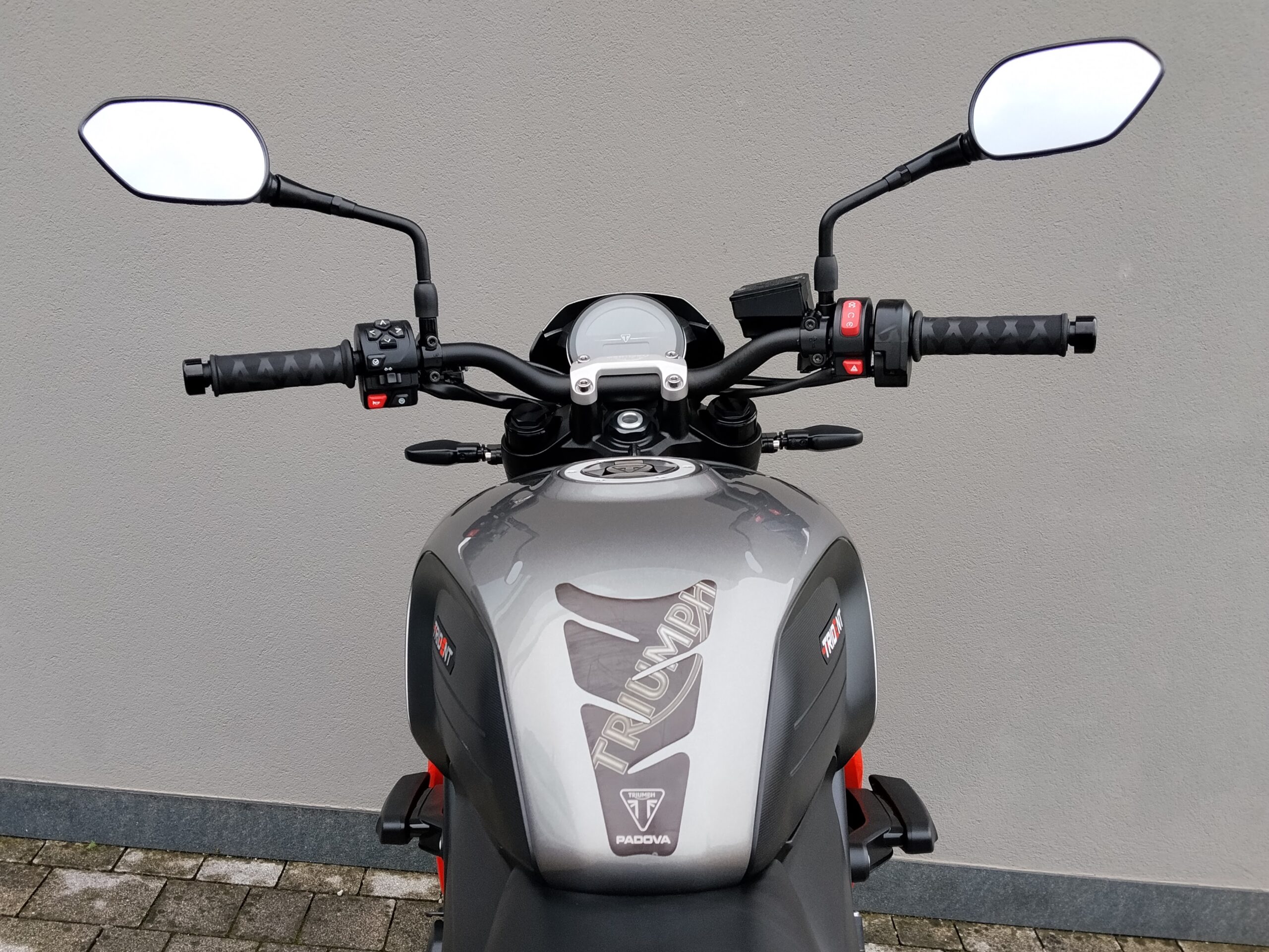 TRIUMPH Trident 660 Abs - 2024 - immagine 11