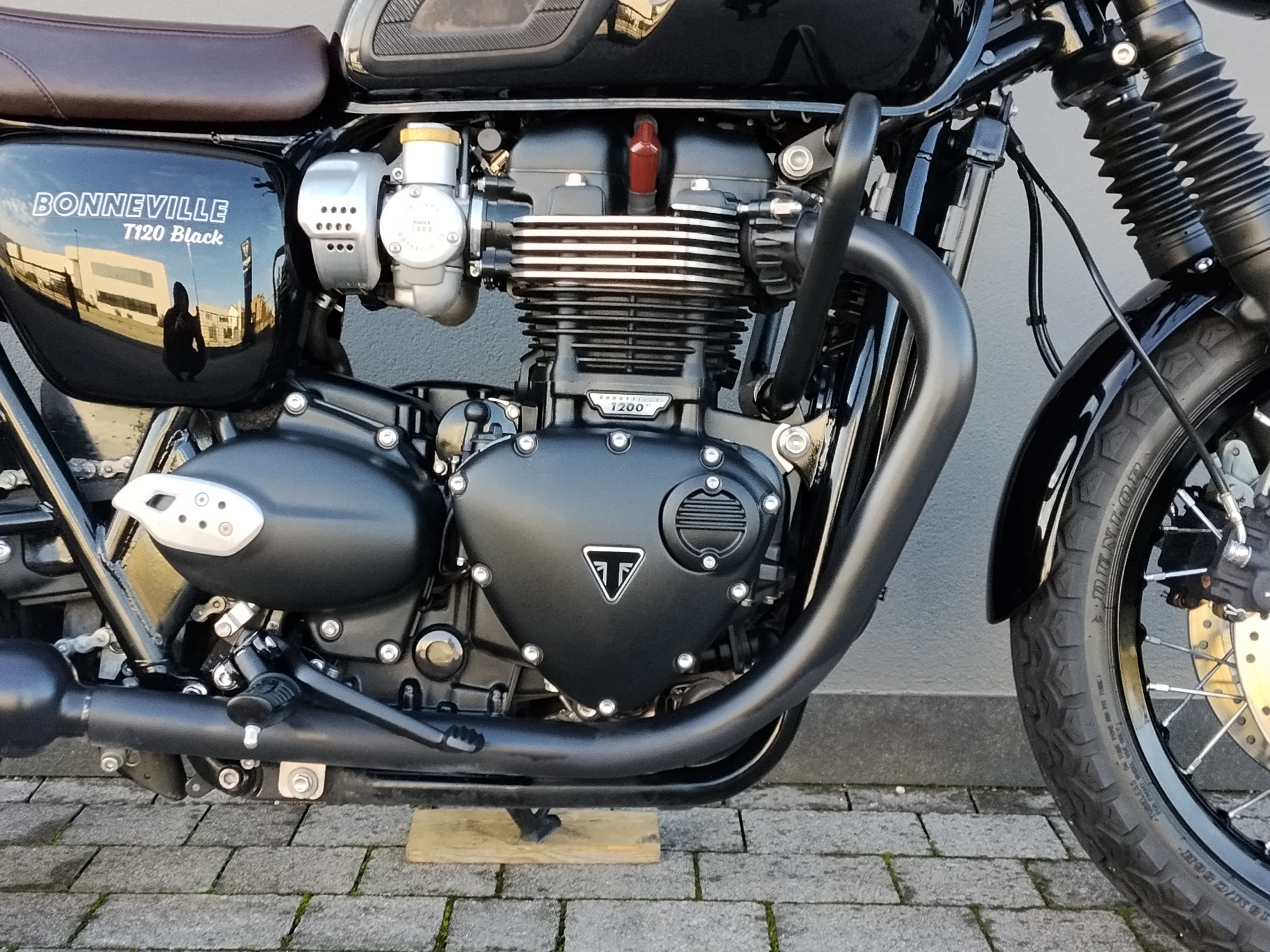 TRIUMPH Bonneville 1200 T120 Black Abs E5+ - 2025 - immagine 3