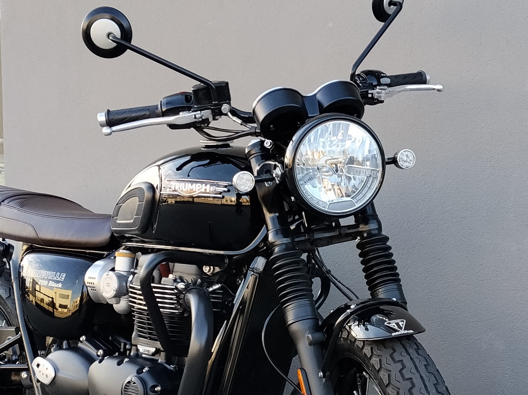 TRIUMPH Bonneville 1200 T120 Black Abs E5+ - 2025 - immagine 5